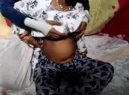 देसी सेक्स में ससुर ने दामाद की बेटी को चोदा - नया वीडियो
