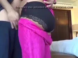 होटल कमरे में भारतीय बड़ी गुदा वाली पत्नी की चुदाई