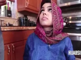 हिजाब में सम्मान के साथ उसे चोदते हुए
