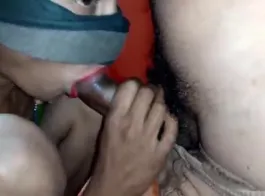 अज्ञात व्यक्ति ने अंजली आंटी की चूत को चूसा - नया अश्लील वीडियो