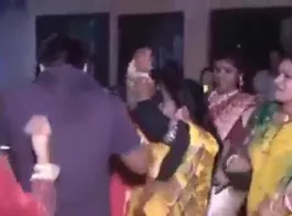 बंगाली भाभी का सेक्सी नाच वीडियो