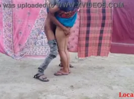 बंगाली गांव की पत्नी और उसके बॉयफ्रेंड का वाइल्ड आउटडोर सेक्स (लोकलसेक्स31 के ऑफिशियल वीडियो के साथ)