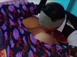 भाभी के संग बॉयफ्रेंड के साथ भारतीय अश्लील वीडियो
