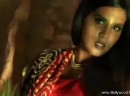 रोमांटिक भारतीय लड़की के संवेदनशील कदमों से भरा नया अश्लील वीडियो