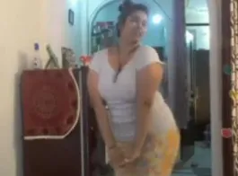 देसी भाभी का सेक्सी नृत्य और आकर्षक दुध-गुदा शेकिंग वीडियो