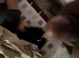 देसी गर्लफ्रेंड के चेहरे पर झटका - नया अश्लील वीडियो