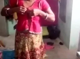 असली भारतीय आंटी की शादी शुदा चूत की चुदाई