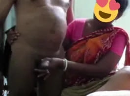 देसी आंटी का हैंड जॉब सेक्स वीडियो
