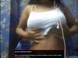भारतीय आंटी का गरम स्तन शो - हिंदी अश्लील वीडियो