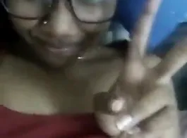भारतीय लड़की की सेक्सी पोस्चर के साथ नया वीडियो