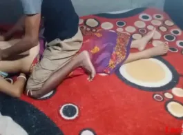 भारतीय बंगाली पत्नी का लाल साड़ी में अश्लील वीडियो (लोकलसेक्स31 द्वारा आधिकारिक वीडियो)