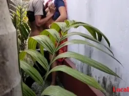 बंगाली साड़ी वाली बीवी के साथ बाहरी सफाई वक्त सेक्स (लोकलसेक्स31 द्वारा आधिकारिक वीडियो)