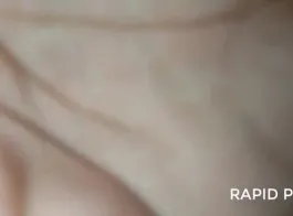फ्लोर पर होती भारतीय पत्नी की चुदाई - नया अश्लील वीडियो